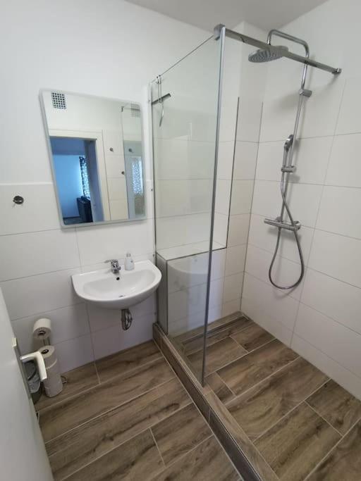 Comfortable Apartment With Balcony Bochum Esterno foto